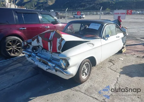 1961 Chevrolet Corvair из США, поврежденный, VIN 3TMM4FNXAM22795